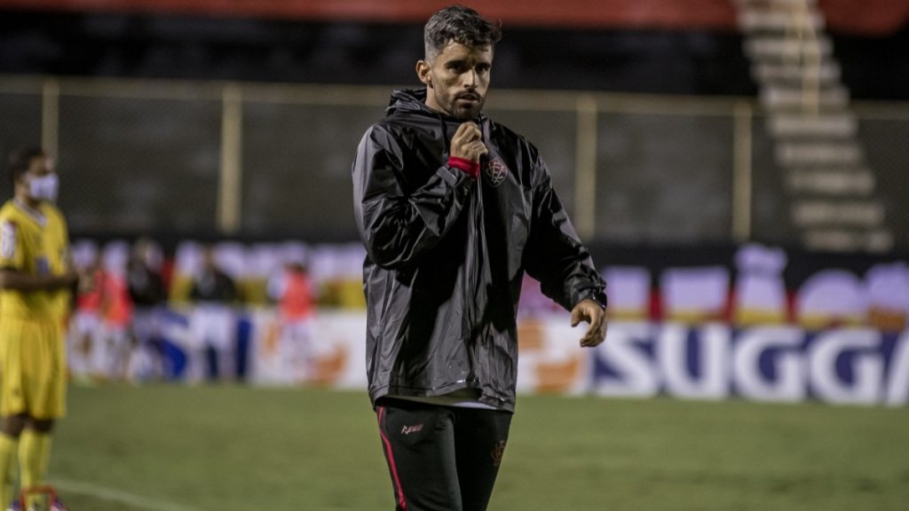 Novo técnico do sub-20, Ricardo Amadeu assumirá coordenação da base do  Vitória em 2022 - Notícias - Galáticos Online