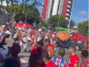 Vídeo registra briga de torcedores antes de Vitória e Barcelona de Ilhéus 